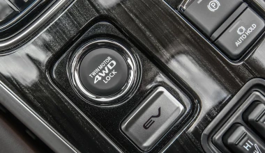 Νέο Mitsubishi Outlander PHEV (vid)