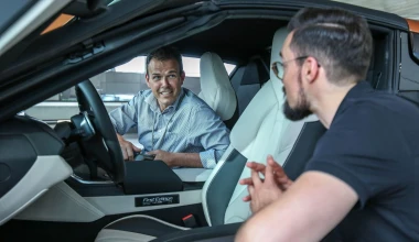 Η BMW παρέδωσε 18 i8 Roadster σε μια μέρα