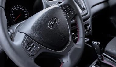 ΠΡΩΤΗ ΟΔΗΓΗΣΗ: Hyundai Kona και i20