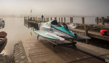 Η Jaguar σπάει ρεκόρ μέσα στο… νερό (video)