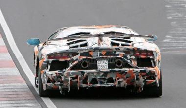 Η Lamborghini Aventador SVJ «απειλεί» την Porsche