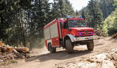 Ένα Mercedes-Benz Unimog σε ρόλο… πυροσβεστικού
