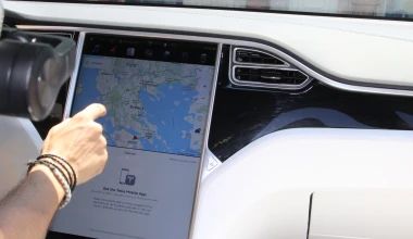 ΟΔΗΓΟΥΜΕ στην Ελλάδα το Tesla Model X