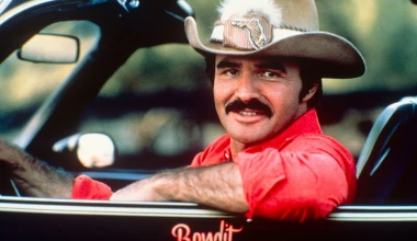 Burt Reynolds: Έζησε και οδήγησε στα άκρα (vid)