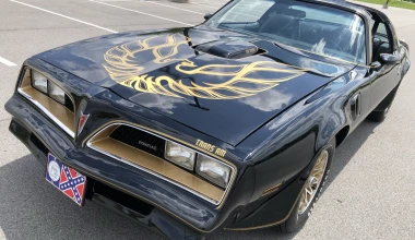 Σε πλειστηριασμό η Pontiac του Burt Reynolds
