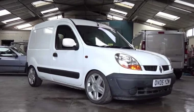 Καλύτερα μην τα «βάλετε» με αυτό το Renault Kangoo (video)