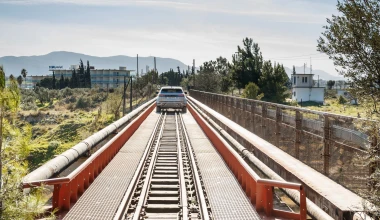 Ισθμός, ράγες τραίνου και νέο Evoque: ένας εντυπωσιακός συνδυασμός!
