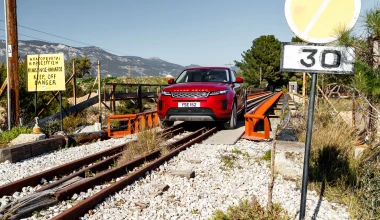 Ισθμός, ράγες τραίνου και νέο Evoque: ένας εντυπωσιακός συνδυασμός!