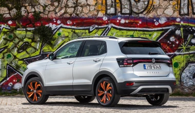 ΟΔΗΓΟΥΜΕ το νέο Volkswagen T-Cross στην Ελλάδα