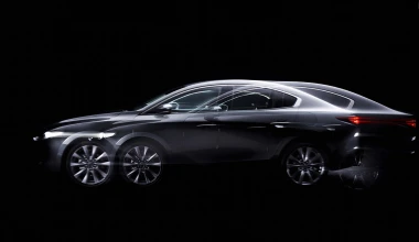 Φωτογράφος απαθανατίζει το νέο Mazda3 σε «επιθετικές» πόζες