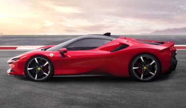Ferrari SF90 Stradale με 1.000 «υβριδικούς» ίππους (video)
