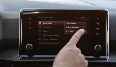 Ξέρεις πώς να περάσεις με αυτοκίνητο έναν αμμόλοφο; (vid)