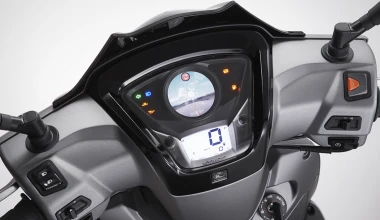 Kymco People-S 300i με σύστημα πολυμέσων Noodoe