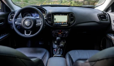 ON & OFF ROAD ΔΥΝΑΤΟΤΗΤΕΣ: Jeep Compass