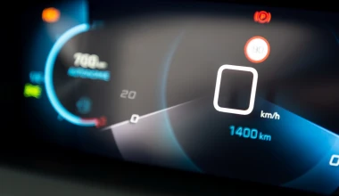 ΟΔΗΓΟΥΜΕ το νέο Peugeot 208