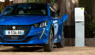 ΟΔΗΓΟΥΜΕ το νέο Peugeot 208