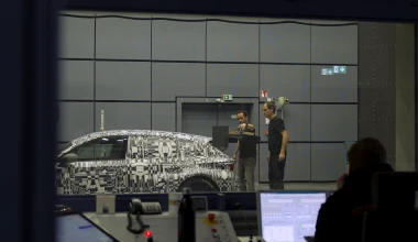 Αντιμετωπίζοντας ανέμους 300 km/h (video)