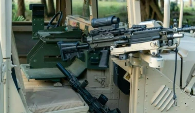 Ψάχνεις κάτι επιβλητικό; Τι λες για ένα στρατιωτικό Humvee;