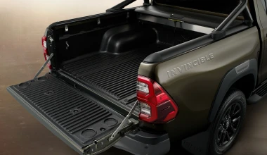 Νέο Toyota Hilux: Δείχνει και είναι ακόμη πιο ικανό 
