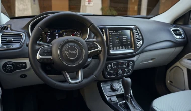 Έτοιμα τα plug-in υβριδικά Renegade και Compass: Πότε έρχονται στην Ελλάδα