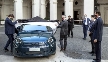 Το ηλεκτρικό Fiat 500 υπέβαλε τα διαπιστευτήριά του στον Πρόεδρο της Ιταλίας