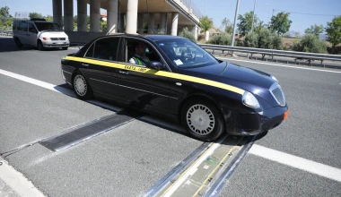 Δοκιμές στην Ελλάδα: Λωρίδες στο δρόμο που «επικοινωνούν» με τα οχήματα (video)