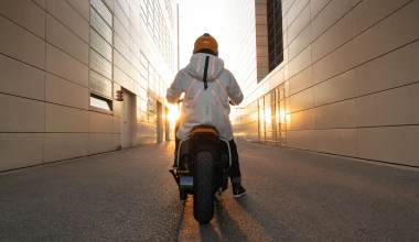 Ένα ηλεκτρικό scooter με φουλ τεχνολογία: το BMW Motorrad Definition CE 04