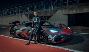 O Lewis Hamilton στο τιμόνι της Mercedes AMG Project ONE (video)