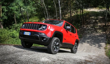 Αποκτήστε τα υβριδικά Renegade και Compass με έκπτωση και δώρο τον οικιακό φορτιστή