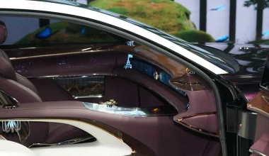 Hongqi L-Concept: Η λιμουζίνα που δεν έχει τιμόνι αλλά έχει πολυέλαιο 