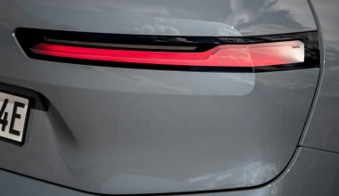 Τα ηχεία της BMW iX έχουν πραγματικά διαμάντια μέσα τους!