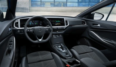 Η Opel αποκαλύπτει το ανανεωμένο Grandland