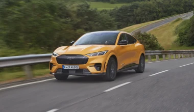 H Ford προσφέρει άρωμα βενζίνης! 