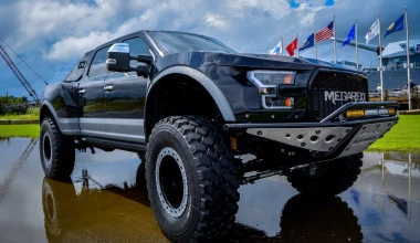 To Ford Raptor δεν σου είναι αρκετό; Δες το MegaRaptor!
