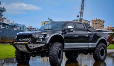 To Ford Raptor δεν σου είναι αρκετό; Δες το MegaRaptor!
