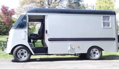 Θα έδινες 35.000 ευρώ για αυτό το αλουμινένιο vintage τροχόσπιτο; [Video]