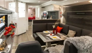 Αυτό το αυτοκινούμενο τροχόσπιτο κοστίζει 6,5 εκατομμύρια και έχει μια Bugatti στο γκαράζ του! [Video]