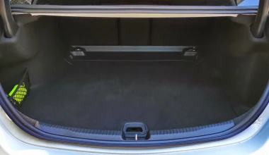 Δοκιμάζουμε τη νέα Mercedes-Benz C 200 με τον “ήπια υβριδικό” 1.5 Turbo των 204 ίππων