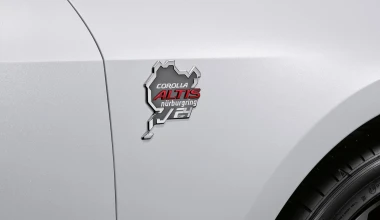 Νέα «επιθετική» περιβολή από την Toyota για το Corolla sedan