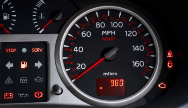 Αυτό το Renault Clio κοστίζει τουλάχιστον 83.000 ευρώ
