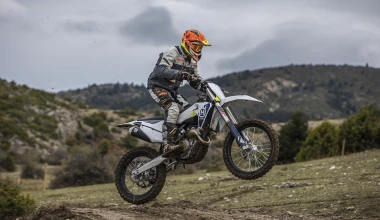Off Road KTM-Husqvarna-GasGas ΜΥ 2022 - Χωματουργικές εργασίες τα 3 αδέρφια