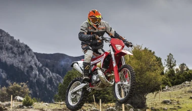 Off Road KTM-Husqvarna-GasGas ΜΥ 2022 - Χωματουργικές εργασίες τα 3 αδέρφια