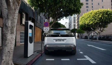 Δοκιμή Peugeot 3008 Hybrid4 e-EAT8 300 PS: Straight flush! 