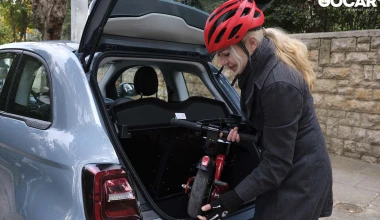 Οδηγούμε το eScooter FIAT 500 Iride: Γεμίζει το μάτι!