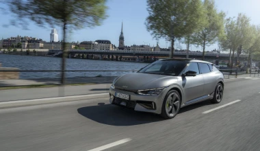 Οδηγούμε το νέο Kia EV6 GT - Ηλεκτροσόκ 585 ίππων! [video]