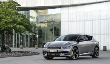 Οδηγούμε το νέο Kia EV6 GT - Ηλεκτροσόκ 585 ίππων! [video]