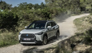 Οδηγούμε το νέο υβριδικό Toyota Corolla Cross στην Ισπανία