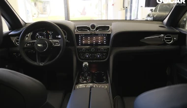 Γνωρίζοντας τις μεθυστικές Bentley Flying Spur PHEV και Benteyga PHEV από κοντά