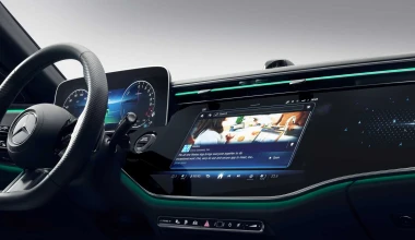 Απίθανο! Έβαλαν TikTok και selfie κάμερα στη νέα Mercedes E-Class