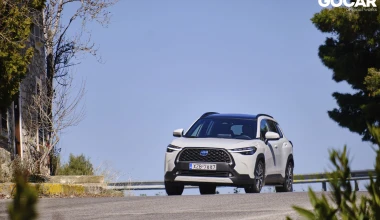 Δοκιμή Toyota Corolla Cross 2.0 Hybrid AWD: Σίγουρο στοίχημα! [video]
